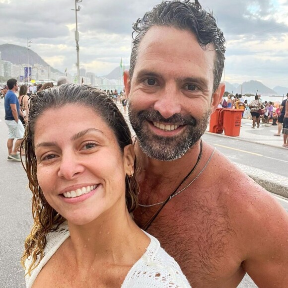 Bárbara Borges se derreteu com foto ousada de Iran Malfitano: 'Gostoso da minha vida'