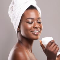 Beleza vitaminada! Conheça cinco produtos com vitaminas para ter por perto e nutrir a pele