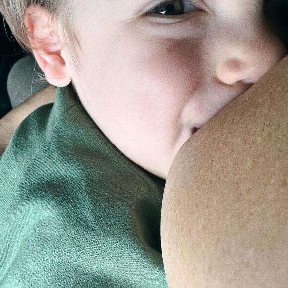 Giselle Itié postou foto amamentando o filho, Pedro Luna