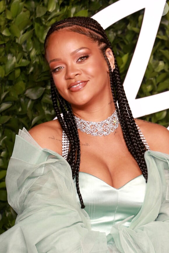 Filho de Rihanna ainda não teve o nome divulgado