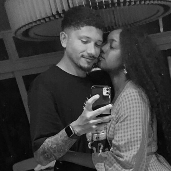 Yuri Lima confirmou seu romance com a cantora Iza no Valentine's Day