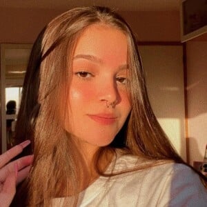 Mel Maia é atriz e está com 18 anos de idade