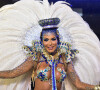 Carla Prata encarou a chuva ao desfilar pela primeira vez como rainha de bateria d Acadêmicos do Tucuruvi no carnaval 2023 de São Paulo
