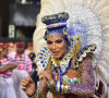 Carla Prata usou um fantasia banhada a ouro no carnaval 2023