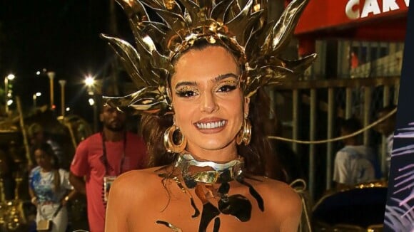 Giovanna Lancellotti aposta em fantasia recortada para primeiro desfile de carnaval. Fotos!