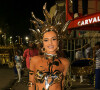 Giovanna Lancellotti usou uma fantasia toda recortada para o desfile do carnaval 2023 da Beija-Flor de Nilópolis