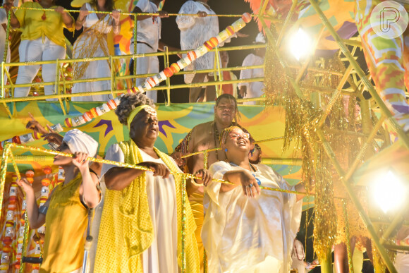 Babu Santana foi destaque de carro alegórico da Beija-Flor no carnaval 2023