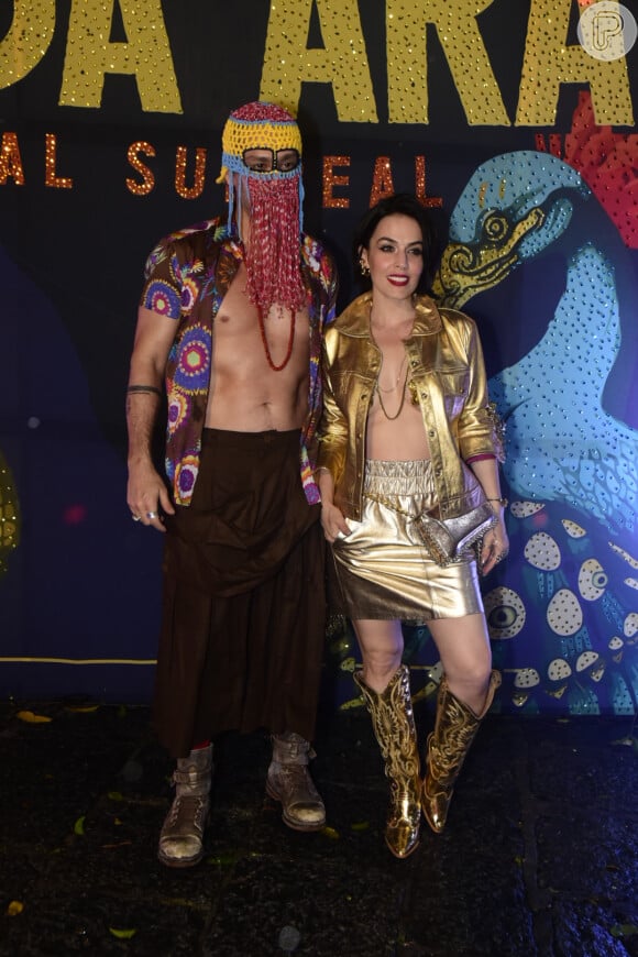 Alexandre Nero e a mulher, Karen Brustollin, apostaram em produções caprichadas para o baile do Arara