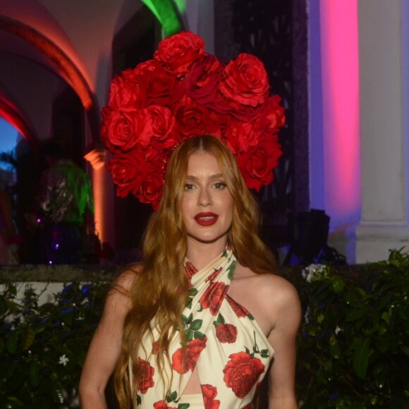 Look de Marina Ruy Barbosa no baile Arara era repleto de rosas: a peça é grifada e custa R$ 23 mil