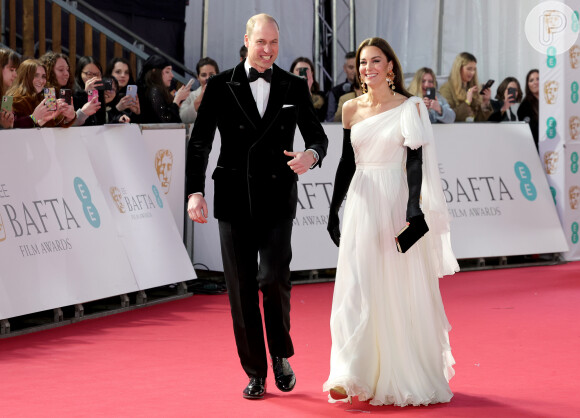 Kate Middleton deu um tapinha no bumbum de Príncipe William durante o BAFTA e a cena viralizou internacionalmente.