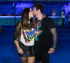 Juliana Paiva trocou beijos com namorado, Danilo Partezani, na Sapucaí