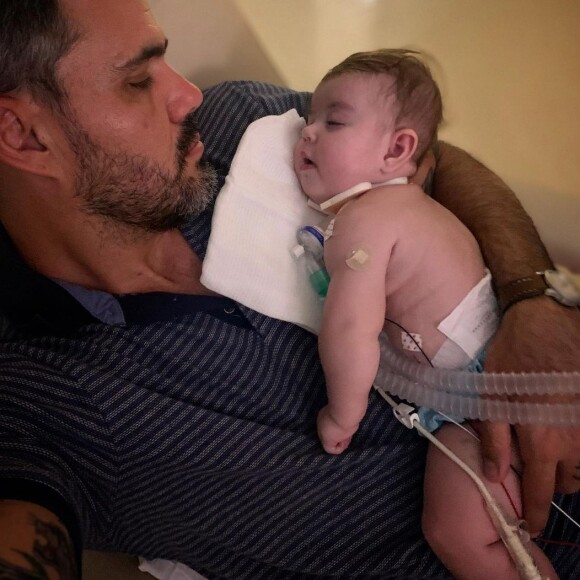 Aparelho de usado pela filha de Juliano Cazarré custa R$ 21 mil