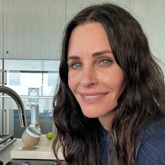 Courteney Cox reagiu com bom humor às declarações de Príncipe Harry em entrevista à revista Variety