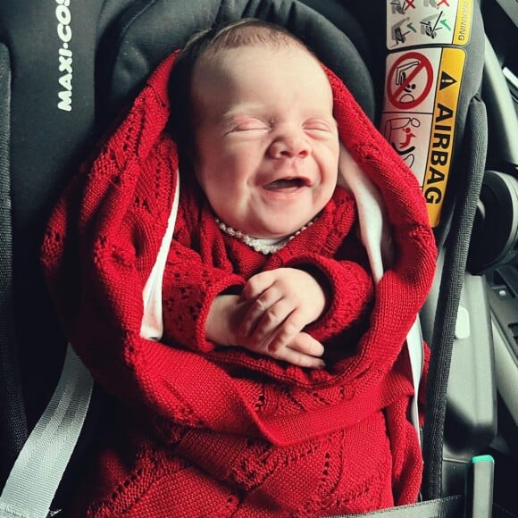 Filha recém-nascida de Pedro Scooby e Cintia Dicker foi alvo de mensagens de ódio