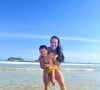 Mari Bridi publicou uma foto curtindo a praia com o filho