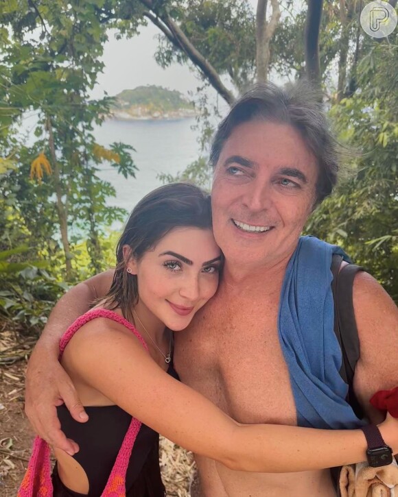 Jade Picon fez uma trilha no Rio de Janeiro acompanhada do pai