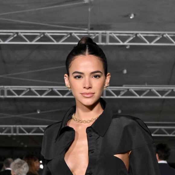 Looks de Bruna Marquezine em red carpet sempre roubam a cena