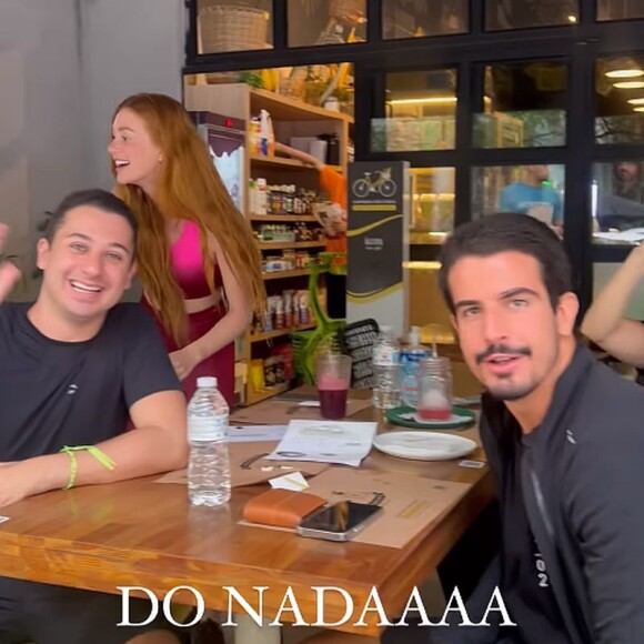 Marina Ruy Barbosa e Enzo Celulari foram flagrados juntos por Camila Coutinho