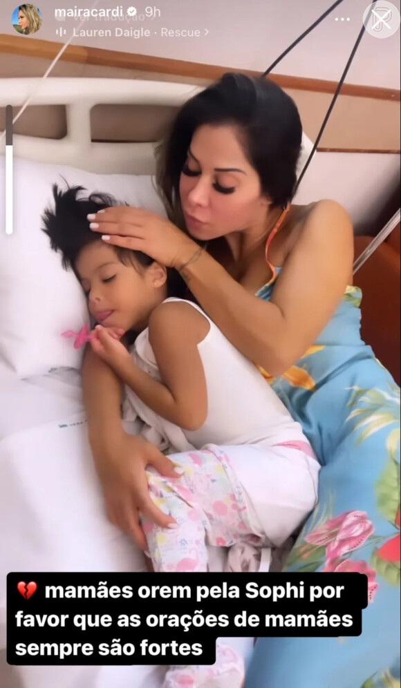 Maíra Cardi compatilhou momentos ao lado da filha no hospital nas redes sociais