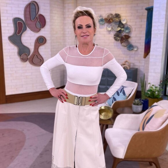 Ana Maria Braga foi operada por conta de dores na perna em decorrência das sessões de radioterapia no passado