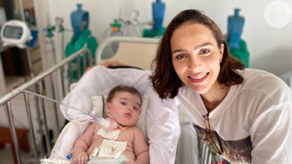 Esposa de Juliano Cazarré dá detalhes do estado de saúde da filha