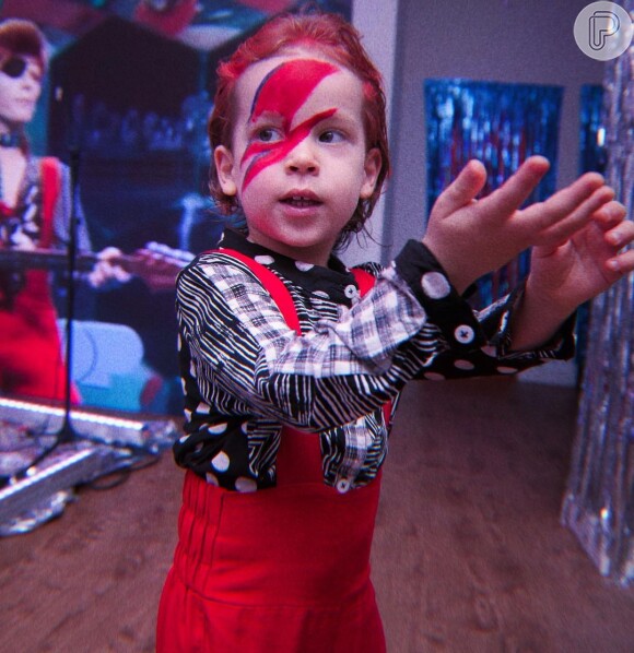 Giselle Itié preparou festa para o filho com tema inspirado no cantor David Bowie