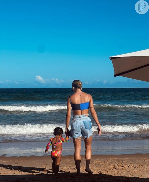 Lorena Improta contou que a filha amou a praia