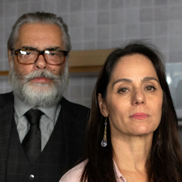 Montez (Jose Rubem Chachá) morre e Pilar (Claudia Mauro) foge da polícia na novela 'Travessia' no capítulo de segunda-feira 10 de abril de 2023