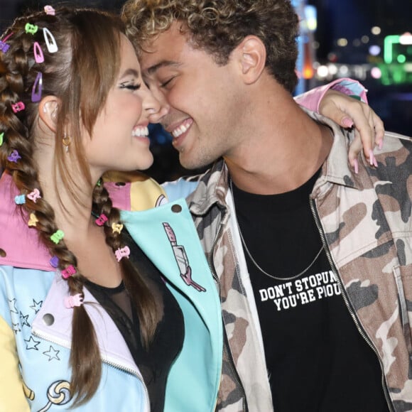 Larissa Manoela é noiva de André Luiz Frambach