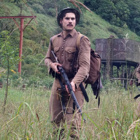 Nicolas Prattes esteve na quinta versão da novela 'Éramos Seis', na qual foi o Carlos