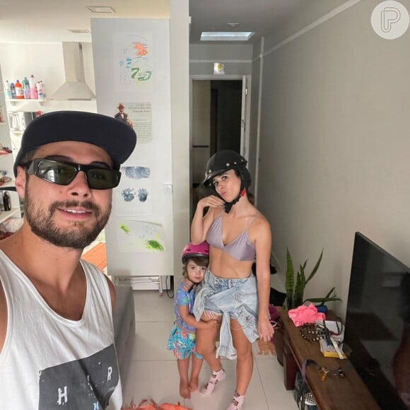 Tatá Werneck e Rafael Vitti juntos com a filha, Clara Maria, em foto publicada nesta quarta-feira (05)