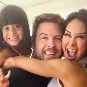 Thiago Nigro tem demonstrado muita sintonia com a filha de Maíra Cardi e Arthur Aguiar