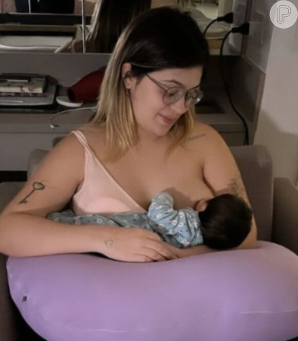 Viih Tube mostrou amamentação da filha, Lua