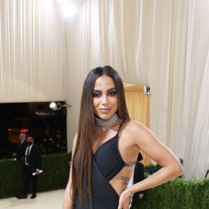 Em 2022, o look básico de Anitta no Met Gala decepcionou alguns fãs