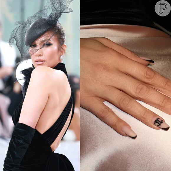 As unhas decoradas de Jennifer Lopez tinham esmalte fosco e logomania