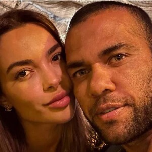 Daniel Alves recebeu uma declaração de amor pública de Joana Sanz