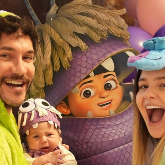 A pequena Lua, filha de Viih Tube e Eliezer, completou 1 mês de vida nesta terça-feira (09) e os papais não deixaram a data passar em branco!