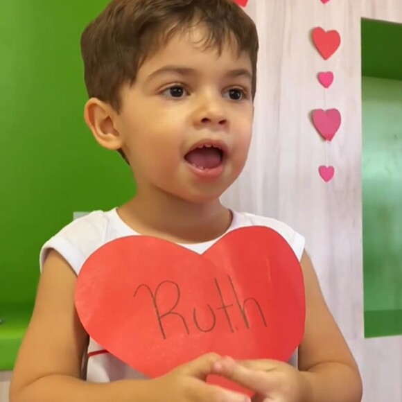 O filho de Marília Mendonça homenageou a avó no Dia das Mães