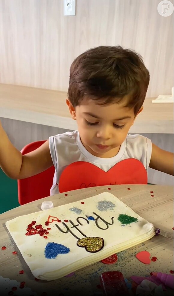 Dona Ruth também ganhou o presente de Dia das Mães feito por Léo, filho de Marília Mendonça