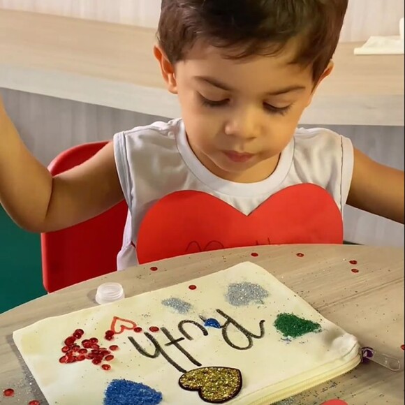Dona Ruth também ganhou o presente de Dia das Mães feito por Léo, filho de Marília Mendonça