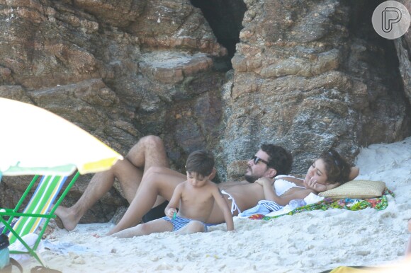 Sophie Charlotte e Daniel de Oliveira escolheram a praia da Joatinga, Zona Oeste do Rio