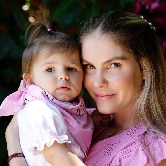 Bárbara Evans já é mãe de Ayla, de 1 ano