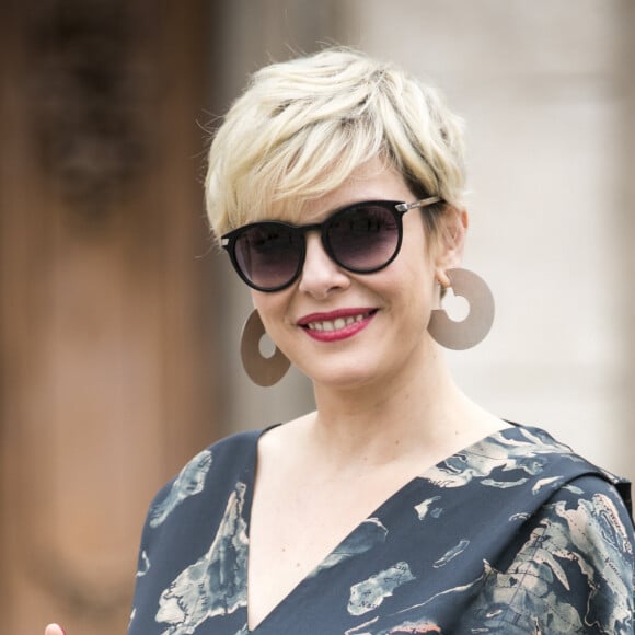 Regiane Alves loira platinada! E, mais uma vez, com o corte joãozinho