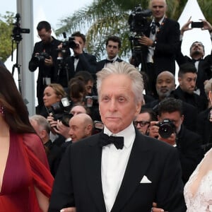 Essas fotos da filha de Catherine Zeta-Jones e Michael Douglas em Cannes atestam: ela herdou a beleza e o estilo dos pais