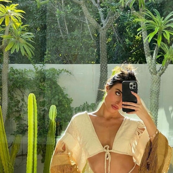 Elisa Zarzur é modelo, tem 23 anos e nasceu em São Paulo
