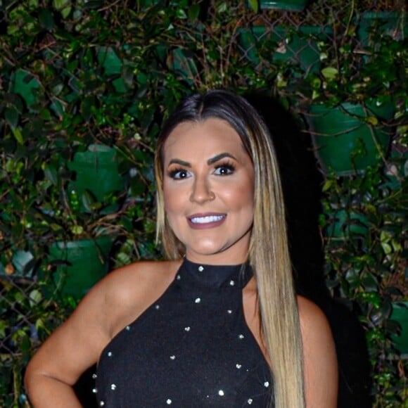 Deolane Bezerra agora luta na Justiça para que seu nome não seja associado no Google à expressão dada às pessoas de mau hálito