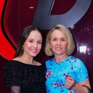 Larissa Manoela está envolvida em polêmicas com a mãe, Silvana