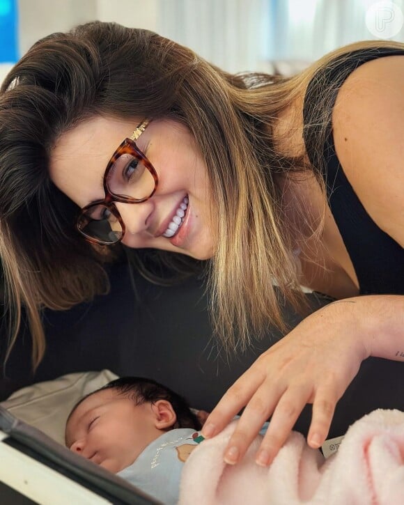 Viih Tube tem usado as redes sociais para falar o lado real da maternidade