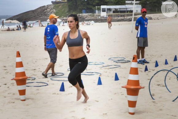 O treinamento de Carol Barcellos é composto por circuitos na areia