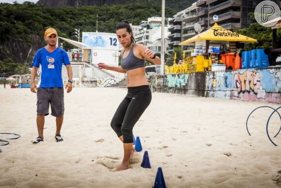 Para aumentar a força muscular, Carol Barcellos faz específicos para tornozelo, panturrilha, pernas e abdômen